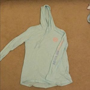 vineyard vines shirt/hoodie